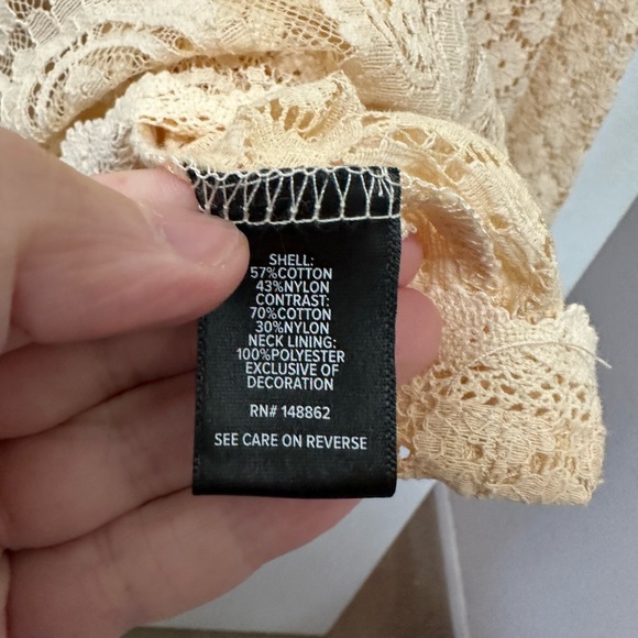 NWT Torrid tan lace long sleeve top - Picture 5 of 7